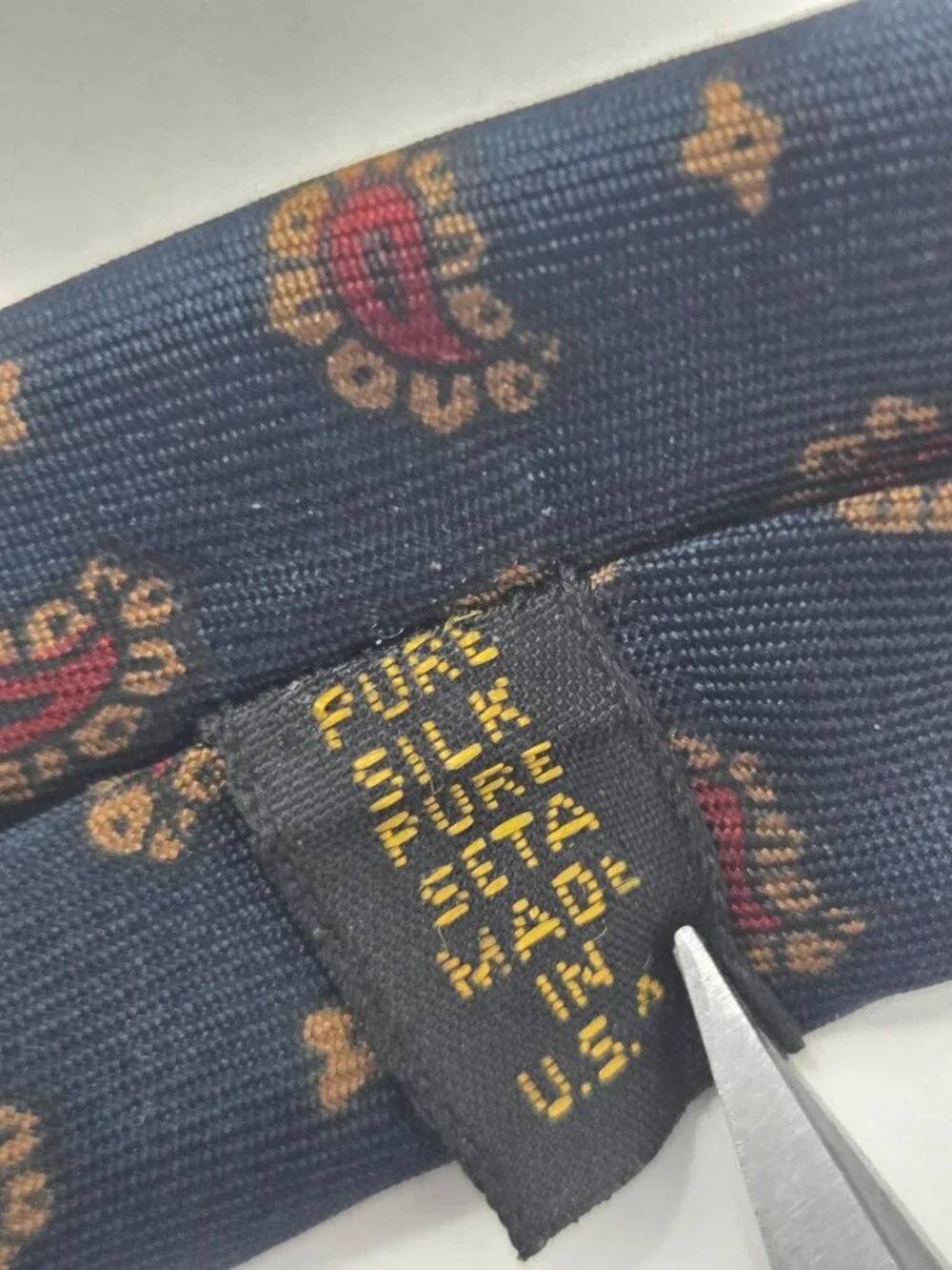 Mallory And Church Mens Pure Silk Tie 57 Inch Navy Red Paisley Made In USA